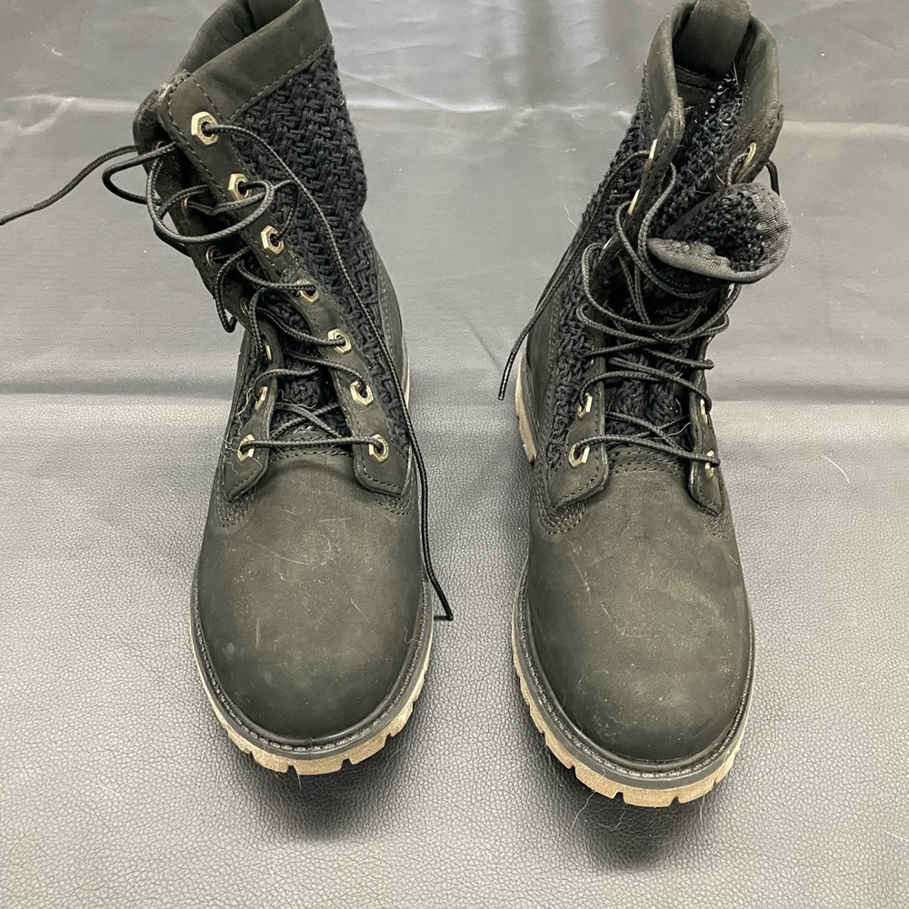 BNWOT mid shaft boots from Timberland.